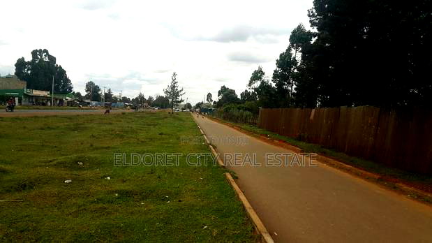 1 Acre in Racecourse Kapsabet Highway Touching Tarmac