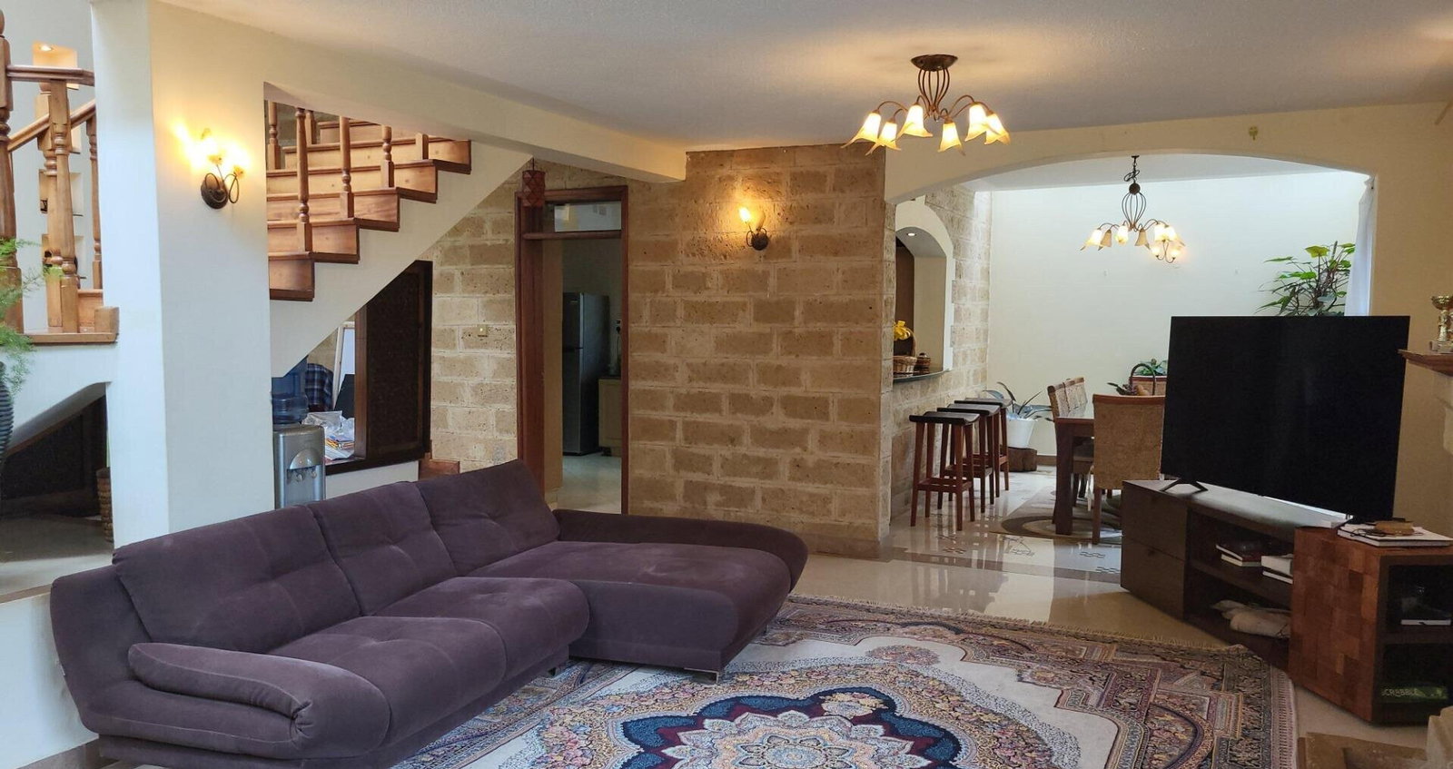 4-Ensuite Townhouse with Pool & Private Garden - Spring Valley