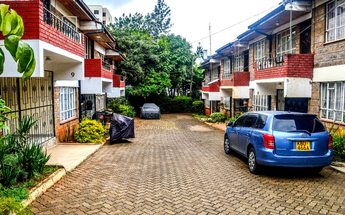 Executive 3BR Townhouse Mansionette with DSQ - Lavington