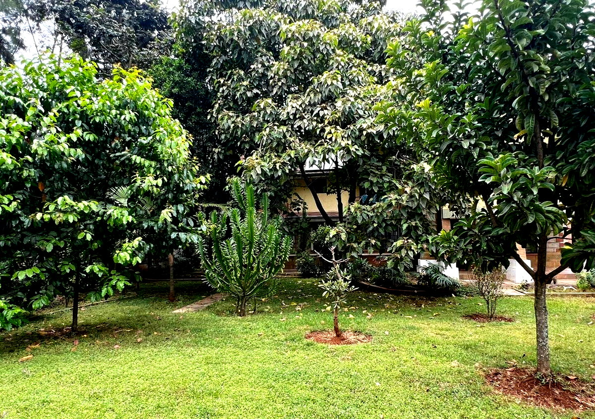5-Ensuite Townhouse with Guest House & Jacuzzi – Hardy, Karen