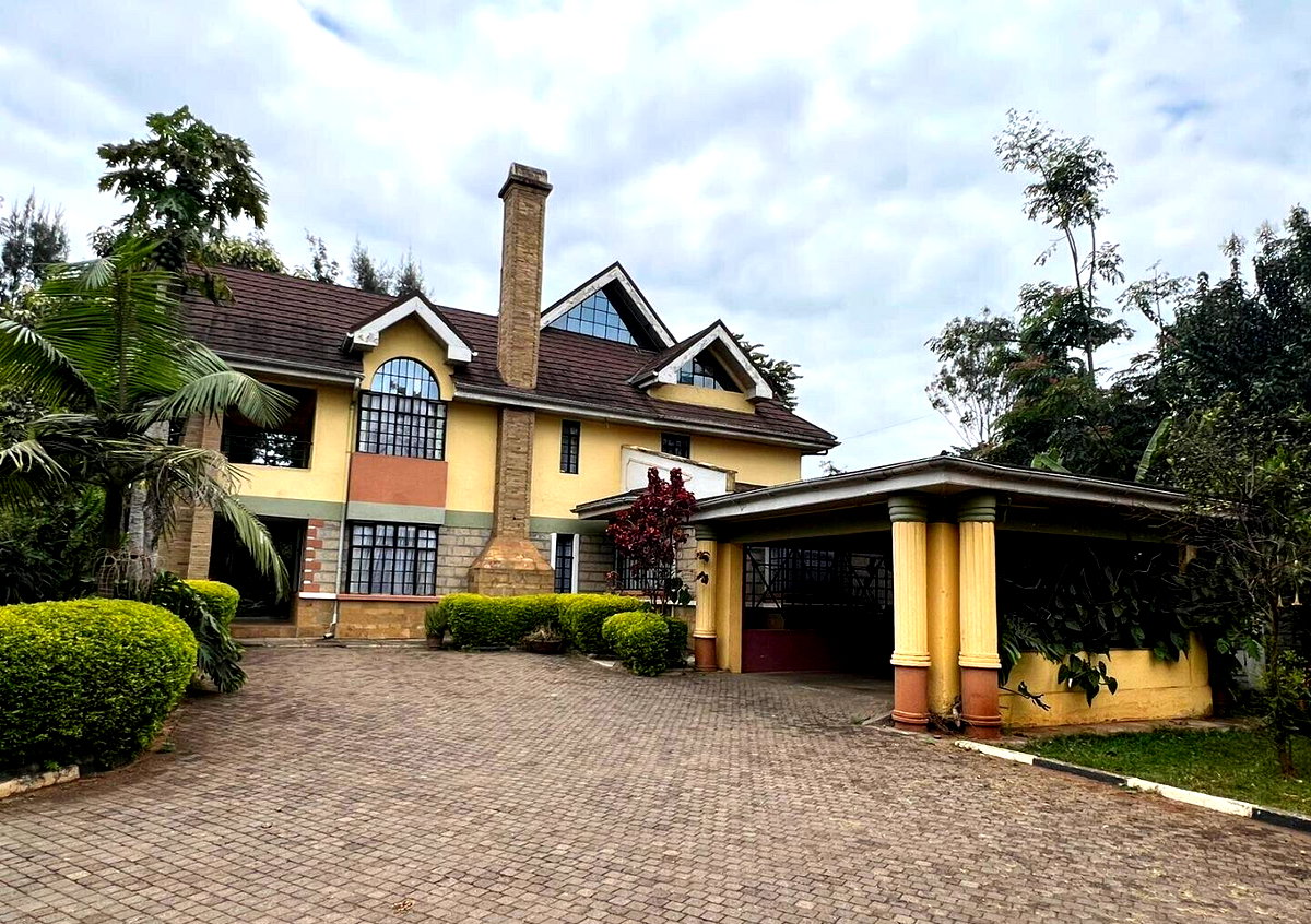 5-Ensuite Townhouse with Guest House & Jacuzzi – Hardy, Karen
