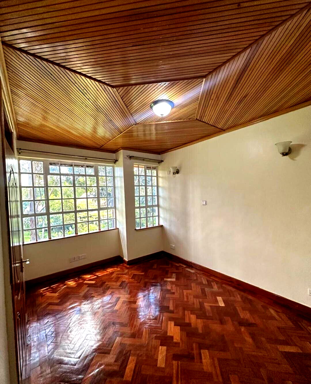 4-Ensuite Townhouse with DSQ & Clubhouse Access - Lavington