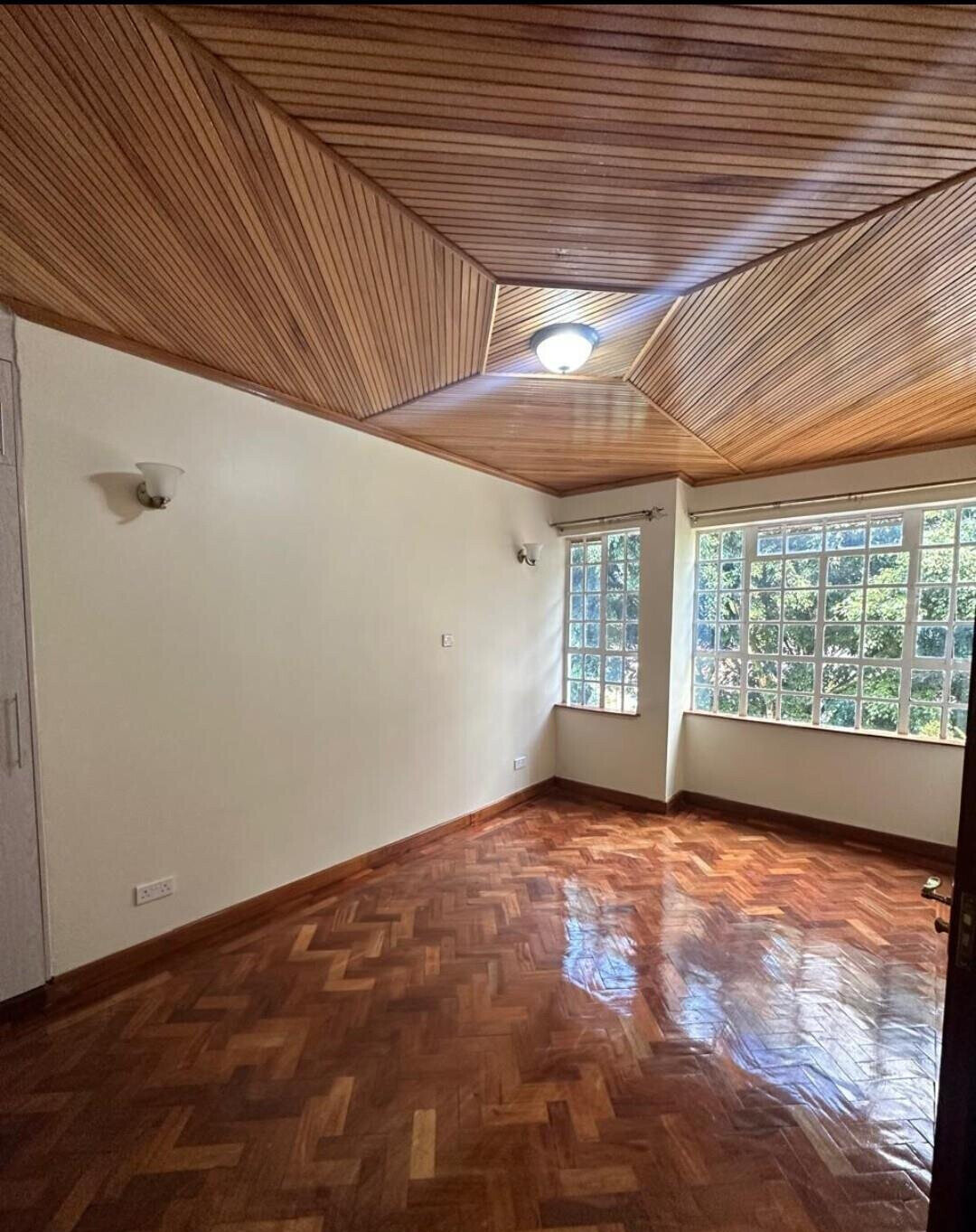 4-Ensuite Townhouse with DSQ & Clubhouse Access - Lavington