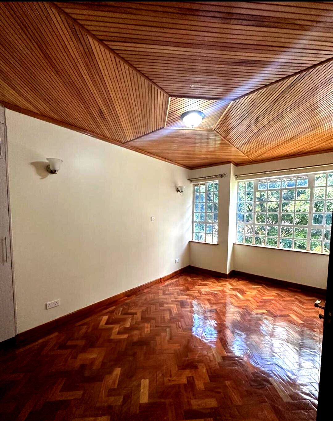 4-Ensuite Townhouse with DSQ & Clubhouse Access - Lavington