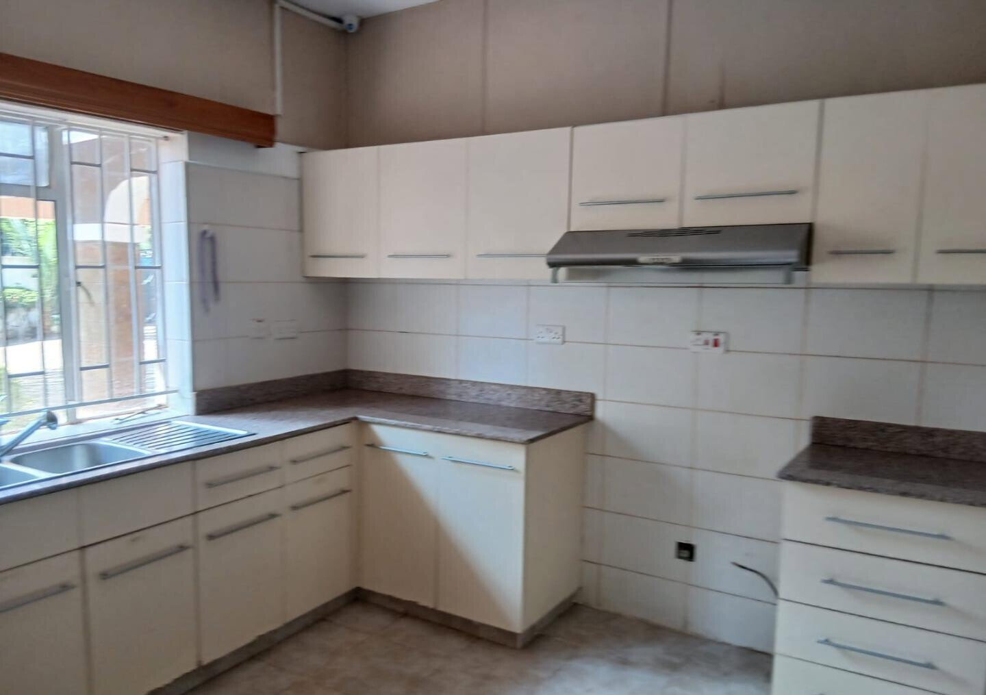 50x100 Garden Home at KSh 350K