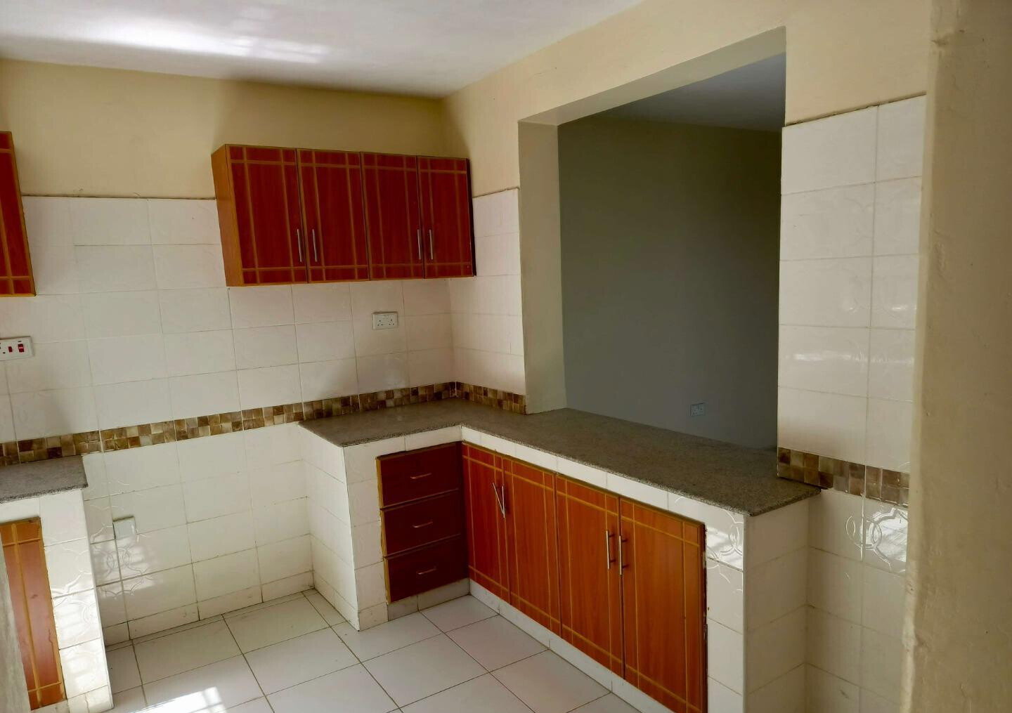 Attic-Style 4BR Townhouse with Private Garden - Syokimau
