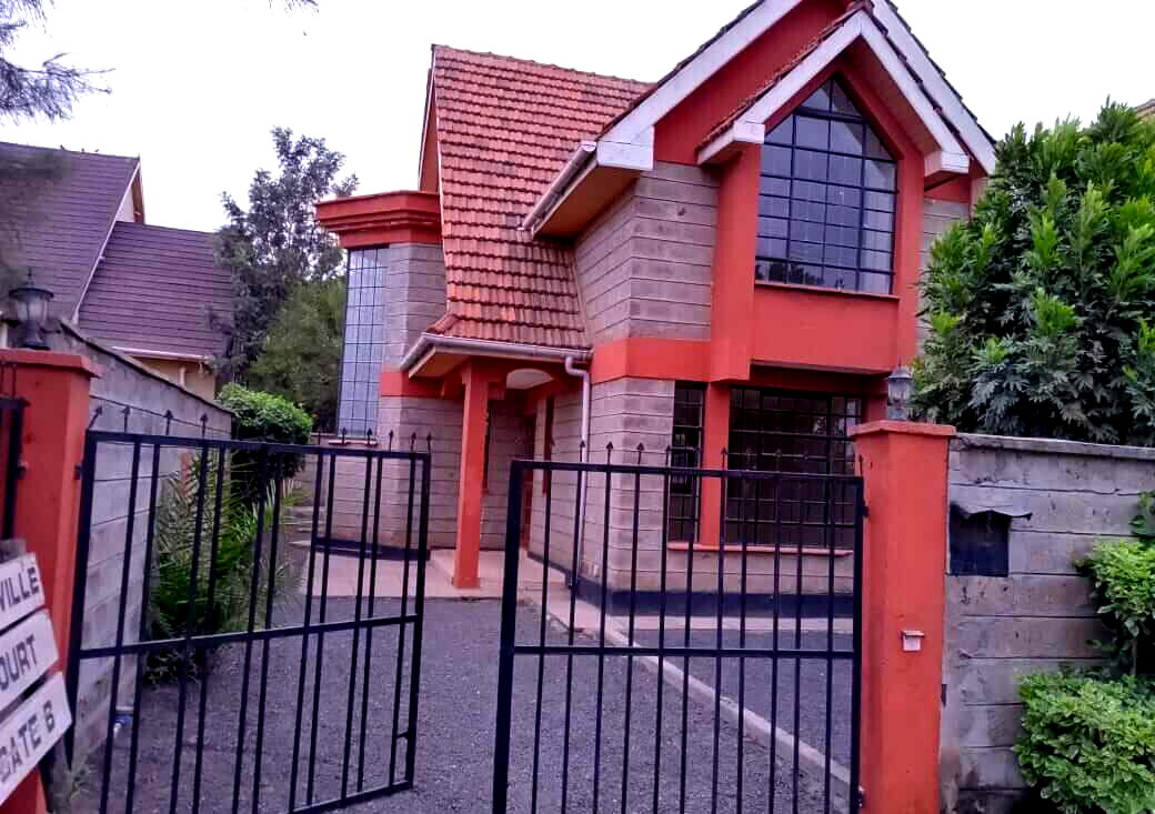 Attic-Style 4BR Townhouse with Private Garden - Syokimau