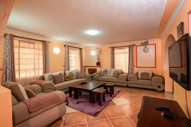 5bdrm Mansion in Meriland, Katani for sale