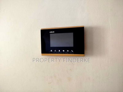 3bdrm Apartment in Gateway Mall Area for sale - Image 10