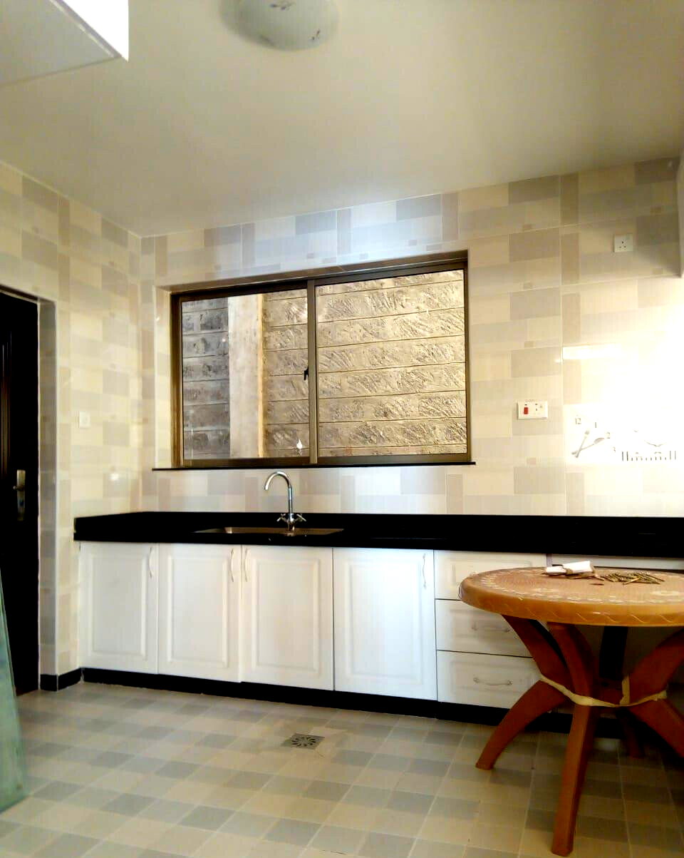 Spacious 4-Bed Townhouse with Fitted Wardrobes & Cabinets - Lavington