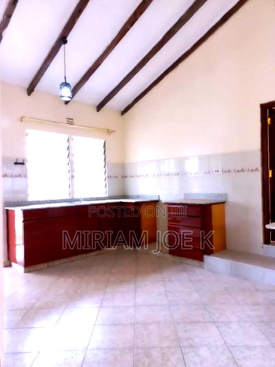 4bdrm Bungalow in Ngoingwa, Thika for rent - Image 2