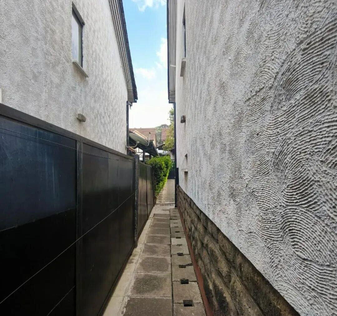 4BR Townhouse with DSQ & Private Garden in 14-Unit Court - Kileleshwa