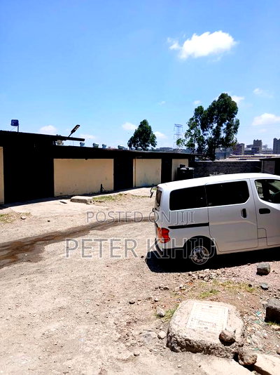 Godown to Let 1500sqft at Donholm - Image 6