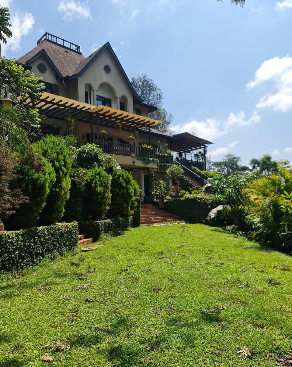 5-Ensuite Townhouse on 0.75 Acre with Jacuzzi & Steam Bath - Lower Kabete