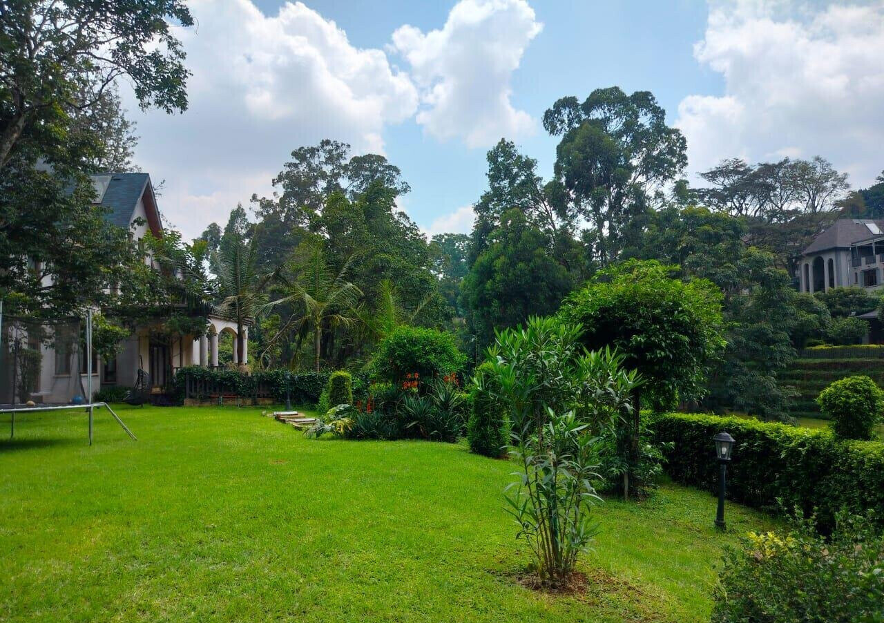 5-Ensuite Townhouse on 0.75 Acre with Jacuzzi & Steam Bath - Lower Kabete