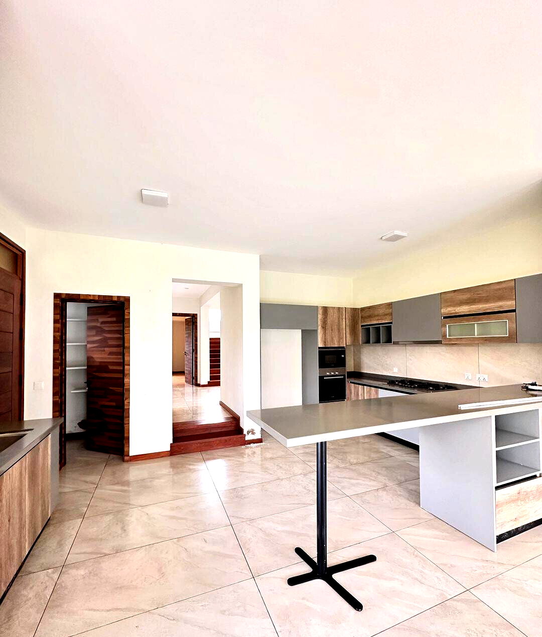 4-Ensuite Townhouse with Clubhouse & Pool – Karen Near The Hub