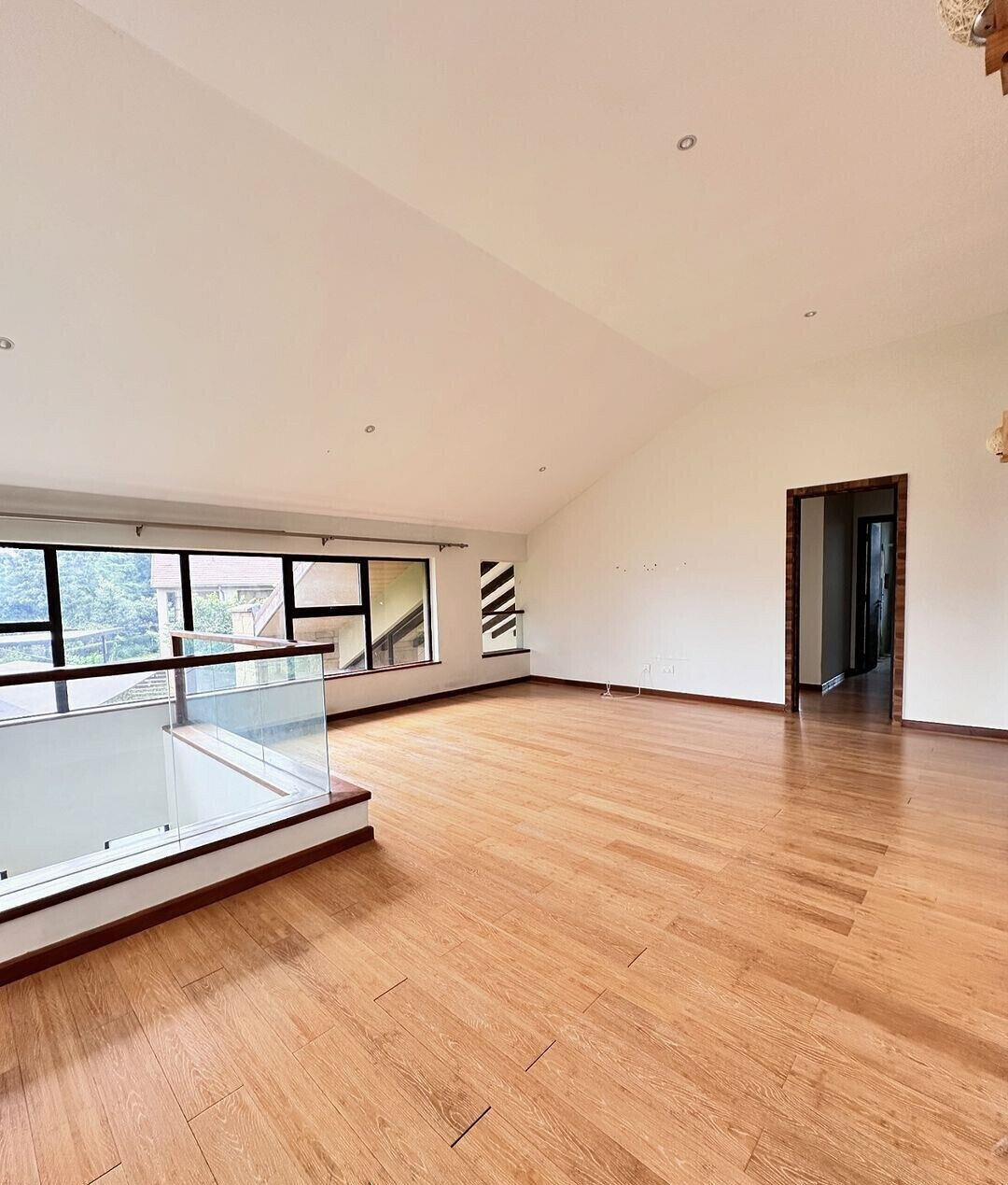 4-Ensuite Townhouse with Clubhouse & Pool – Karen Near The Hub