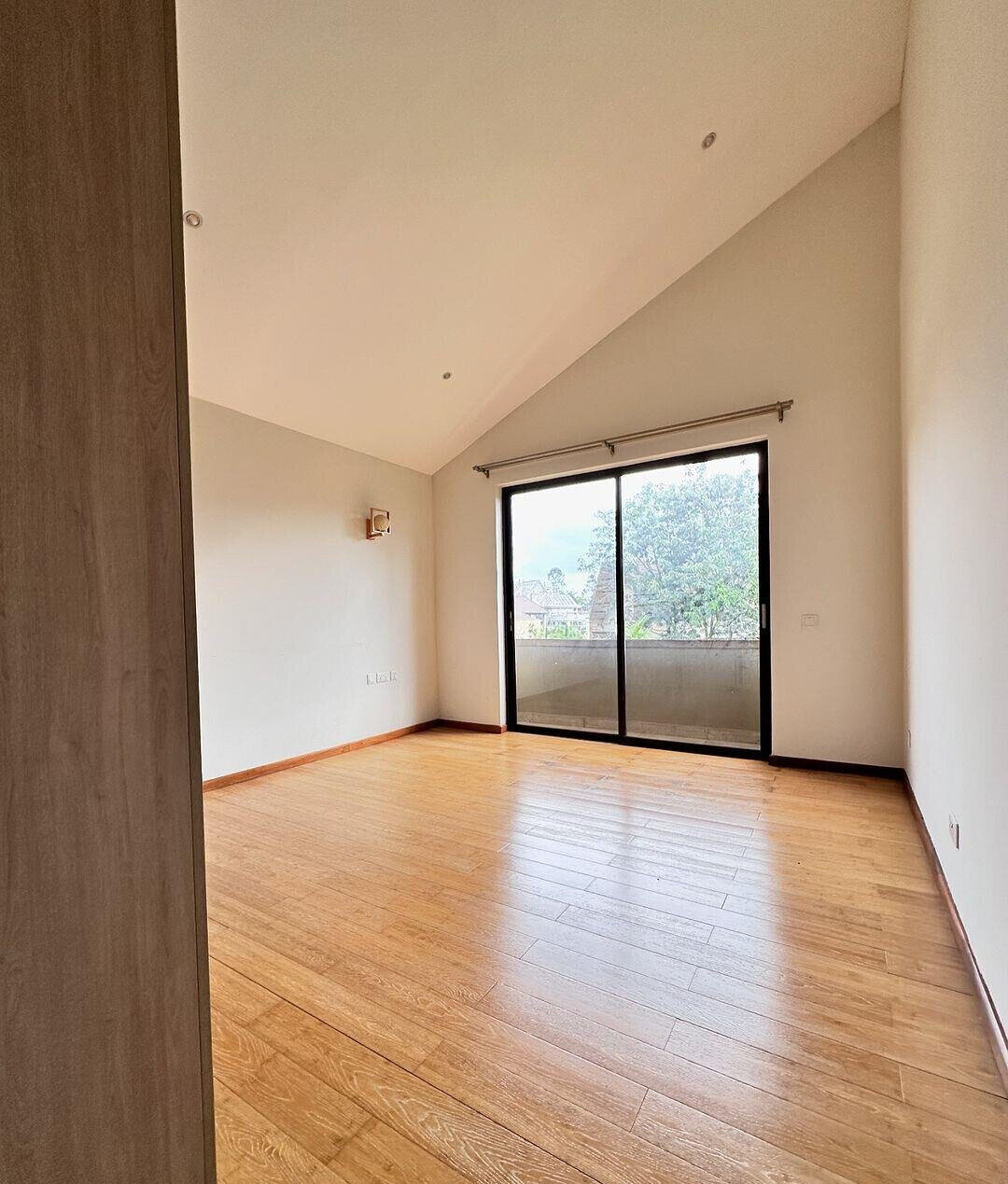 4-Ensuite Townhouse with Clubhouse & Pool – Karen Near The Hub