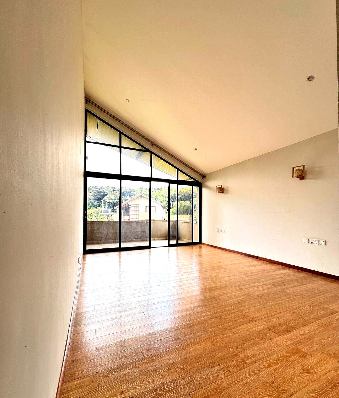 4-Ensuite Townhouse with Clubhouse & Pool – Karen Near The Hub