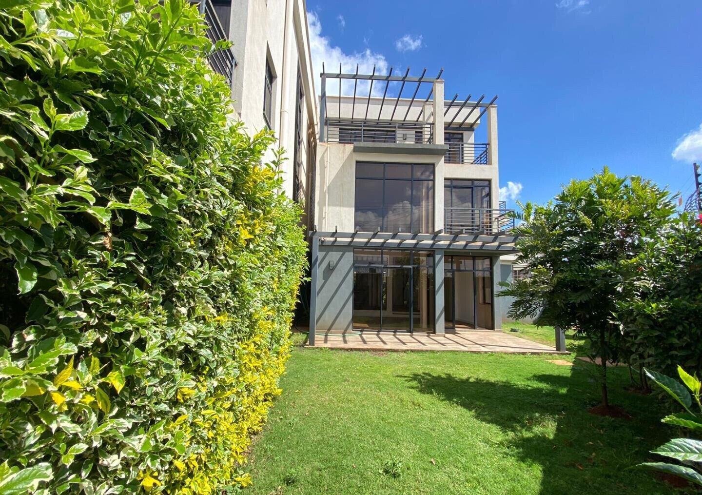4-Ensuite Townhouse with Pool & Rooftop Terrace - Loresho