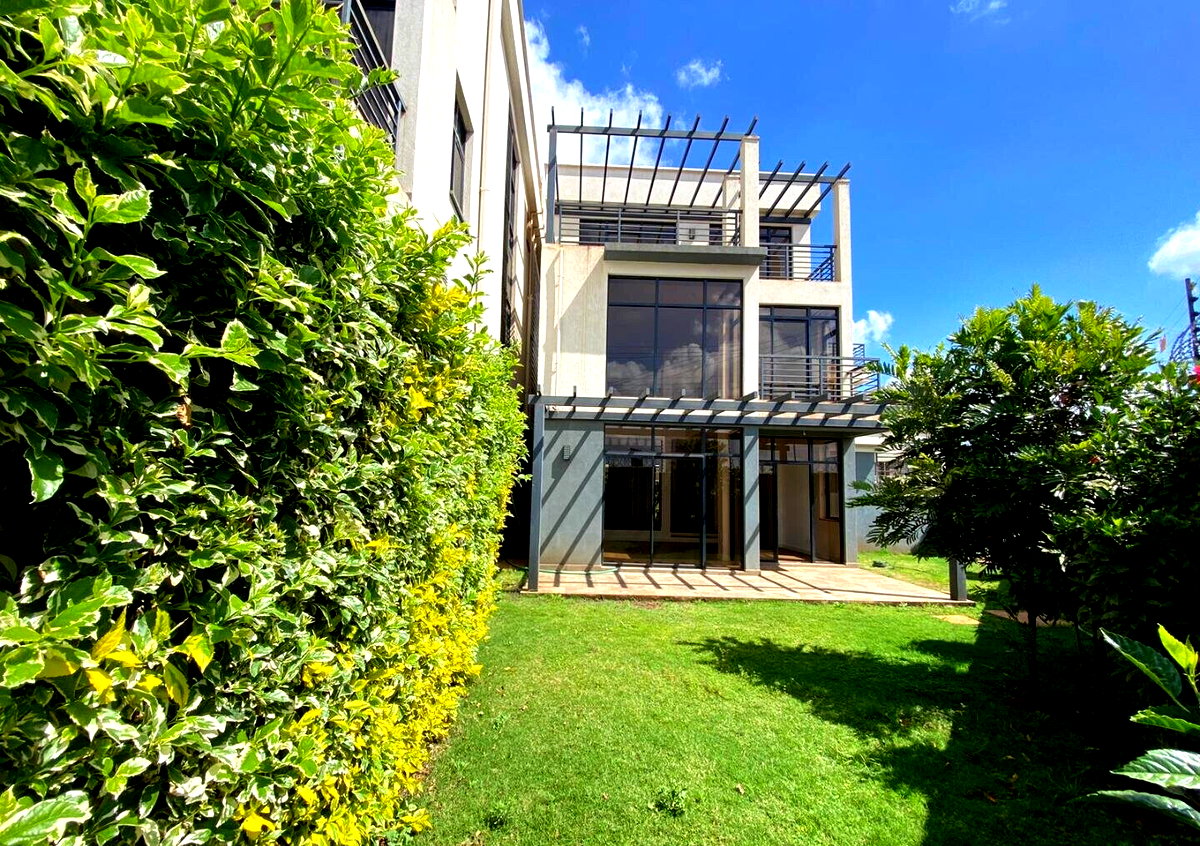 4-Ensuite Townhouse with Pool & Rooftop Terrace - Loresho