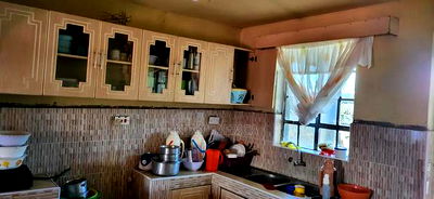 6bdrm Maisonette in Joska for rent - Image 4