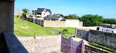 6bdrm Maisonette in Joska for rent - Image 10