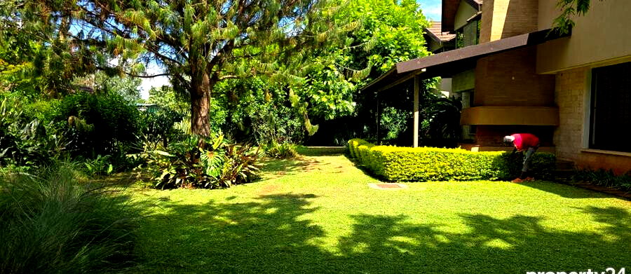 5BR All-Ensuite Townhouse on Half Acre with DSQ & Play Area - Runda