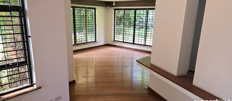 5BR All-Ensuite Townhouse on Half Acre with DSQ & Play Area - Runda
