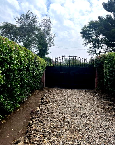 1/4 Acre Garden Plot with Parking - Kandisi