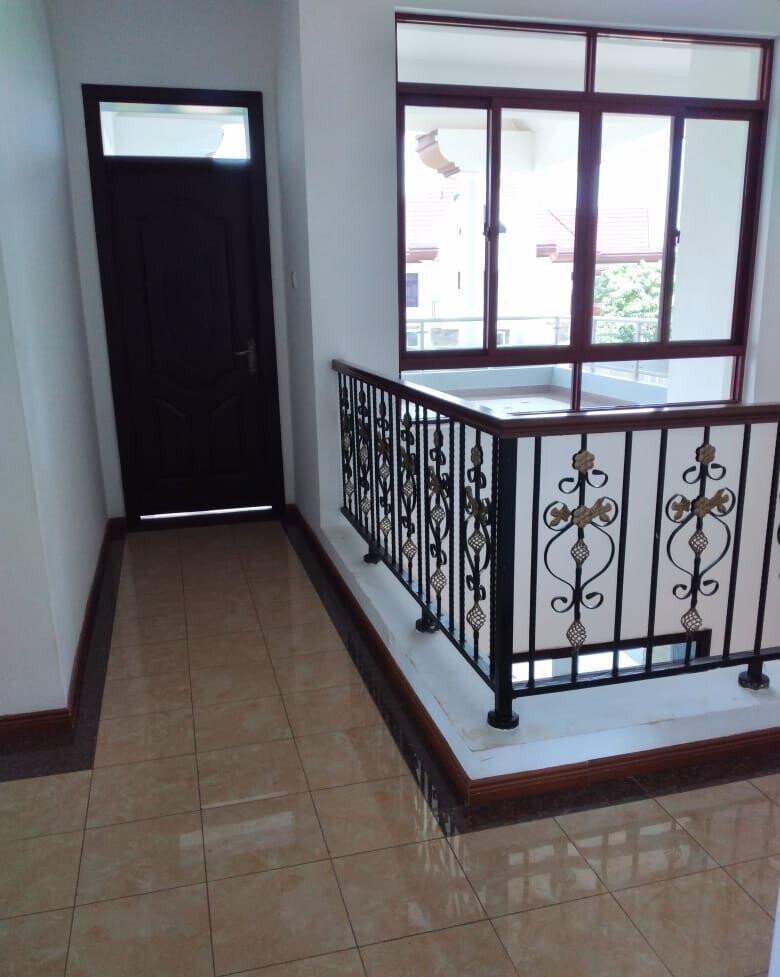 5-Ensuite Villa with Attic Office & Fireplace – Karen Gated Community