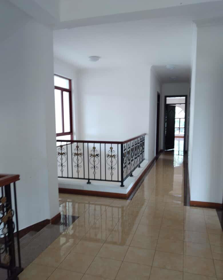 5-Ensuite Villa with Attic Office & Fireplace – Karen Gated Community