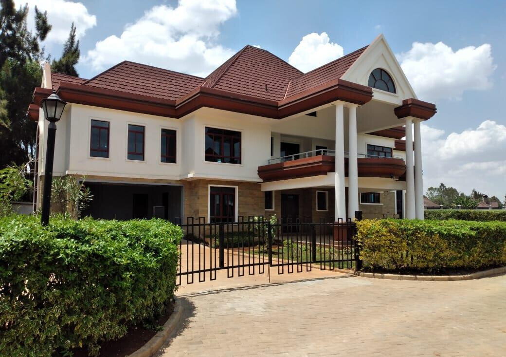 5-Ensuite Villa with Attic Office & Fireplace – Karen Gated Community