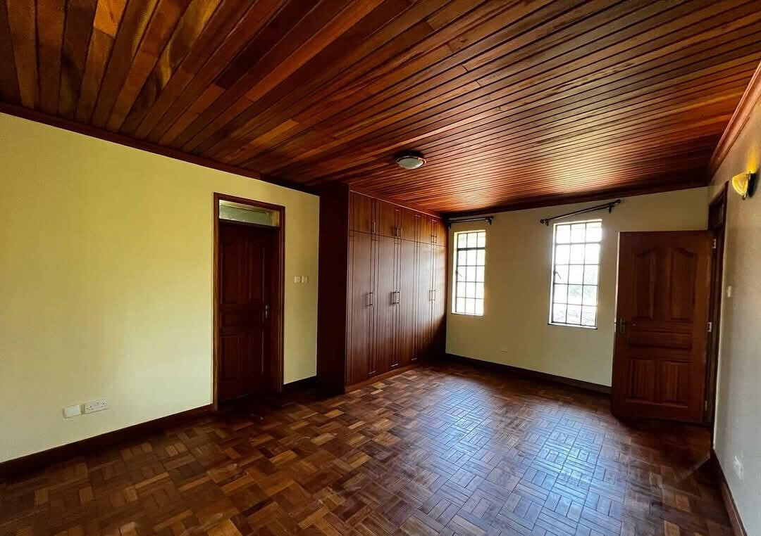 4-Ensuite Townhouse with DSQ & Fireplace Veranda – Karen