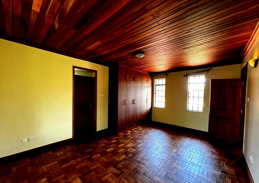 4-Ensuite Townhouse with DSQ & Fireplace Veranda – Karen