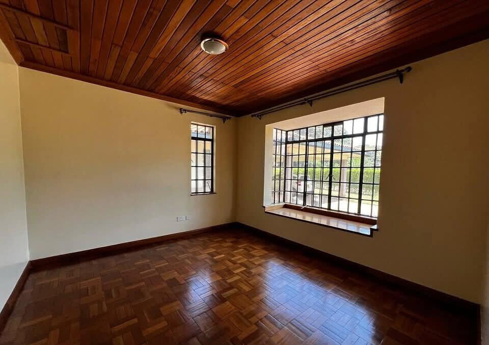 4-Ensuite Townhouse with DSQ & Fireplace Veranda – Karen