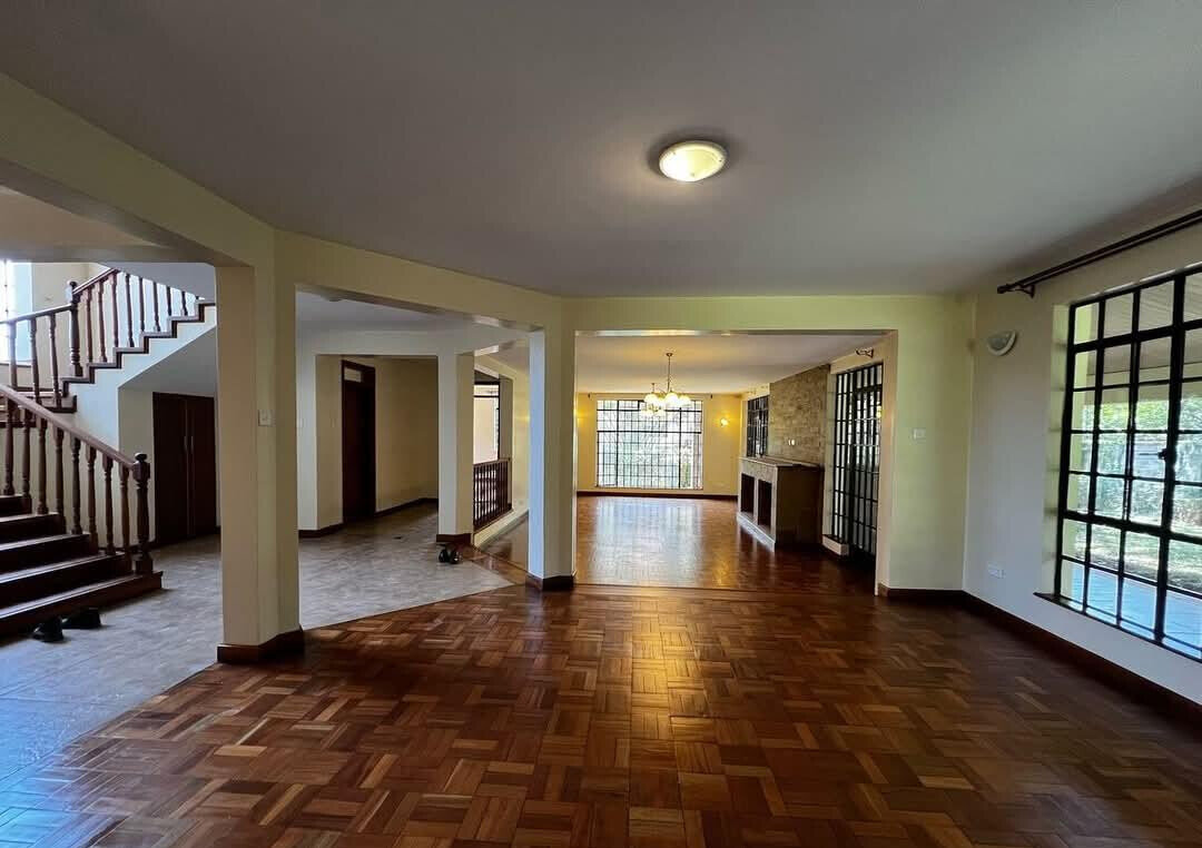 4-Ensuite Townhouse with DSQ & Fireplace Veranda – Karen