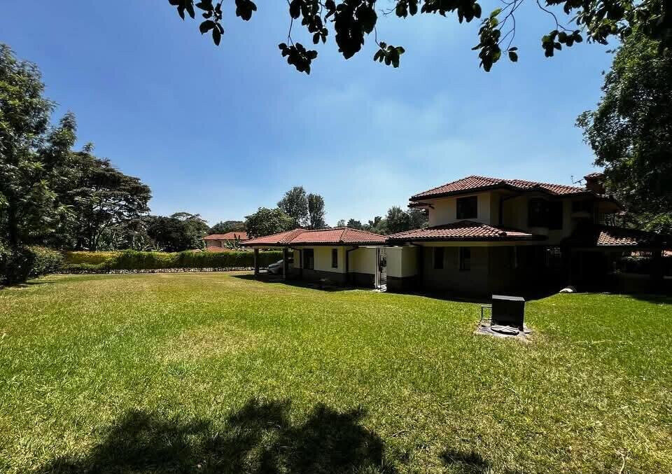 4-Ensuite Townhouse with DSQ & Fireplace Veranda – Karen