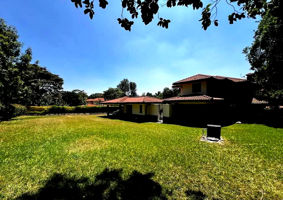 4-Ensuite Townhouse with DSQ & Fireplace Veranda – Karen
