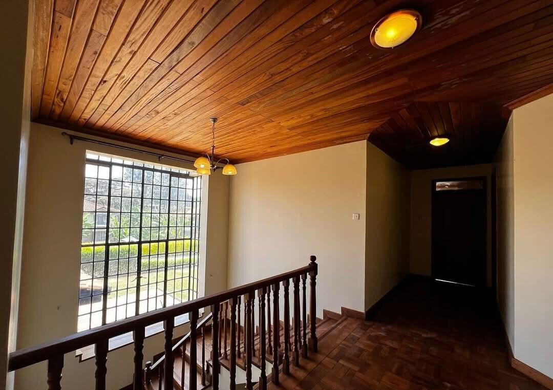 4-Ensuite Townhouse with DSQ & Fireplace Veranda – Karen