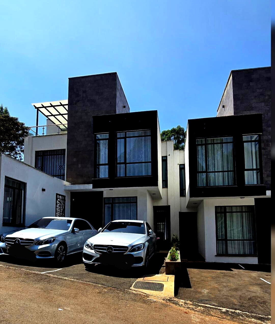 5BR Townhouse with Pool & Clubhouse - Kitisuru, Nairobi
