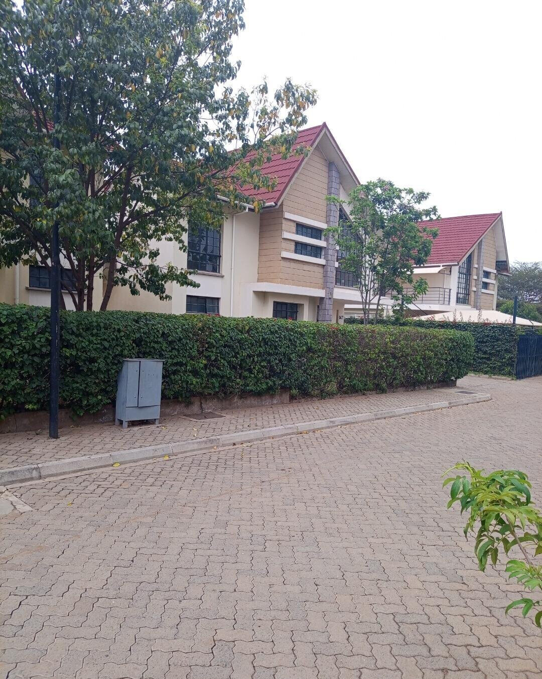 4BR All-Ensuite Townhouse Near Shopping Mall - Kitengela