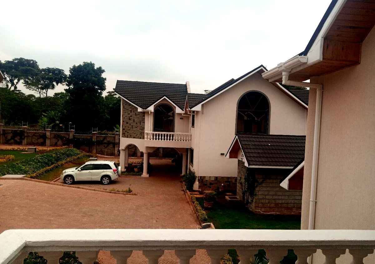 5-Ensuite Townhouse with Fireplace & DSQ - Lower Kabete
