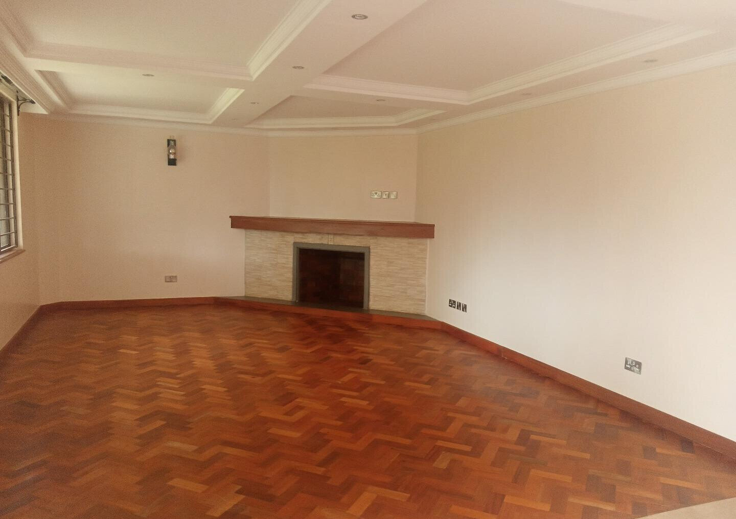 5-Ensuite Townhouse with Fireplace & DSQ - Lower Kabete