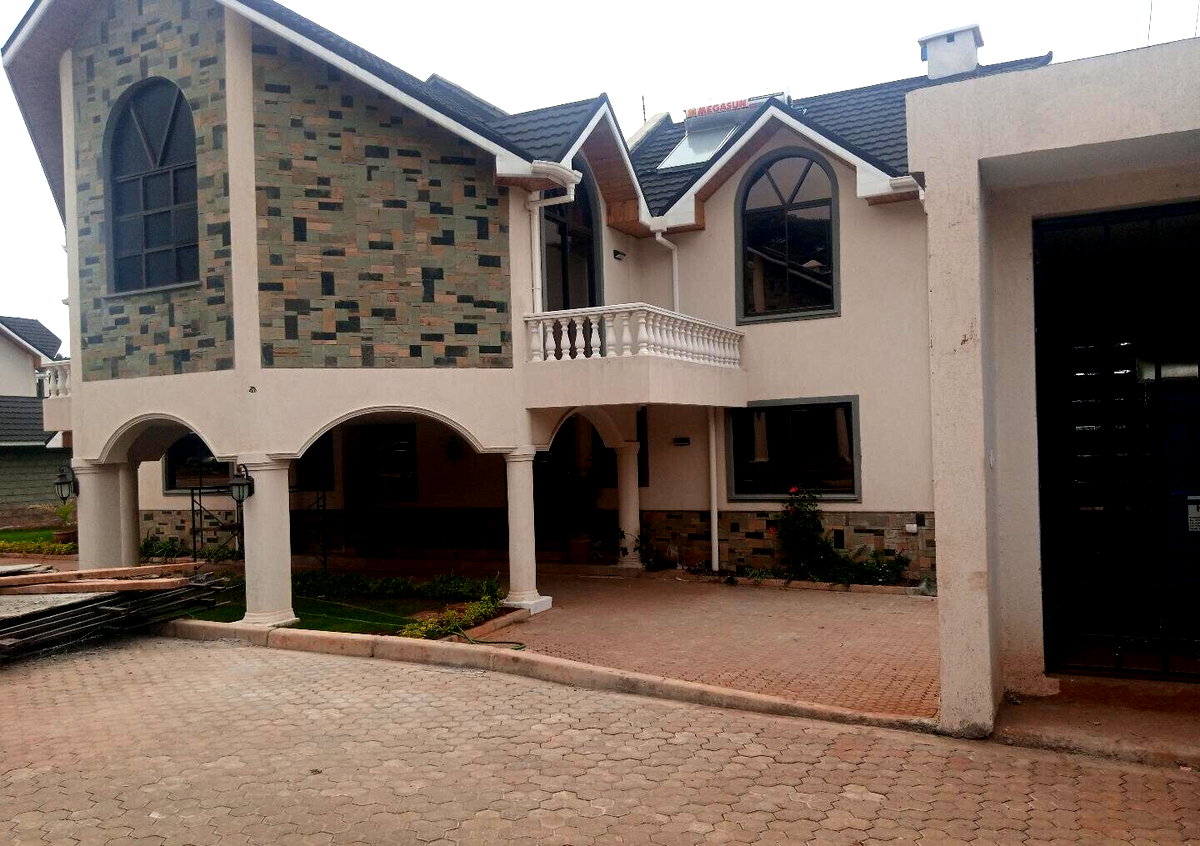 5-Ensuite Townhouse with Fireplace & DSQ - Lower Kabete