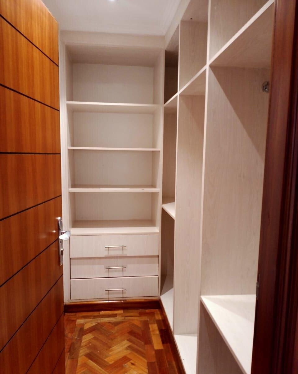 4BR Townhouse with Fireplace & Generator - Lavington
