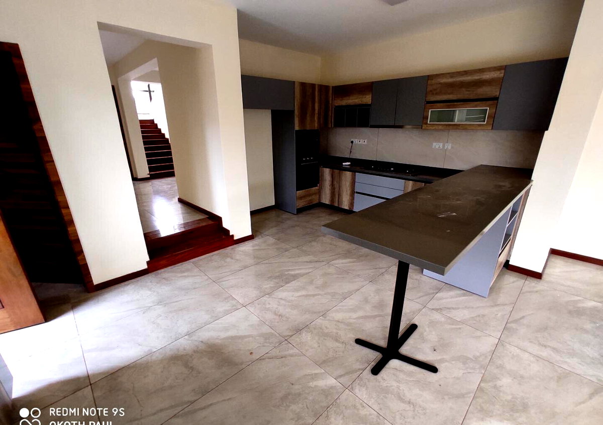4-Ensuite Townhouse with DSQ & Shared Pool – Karen