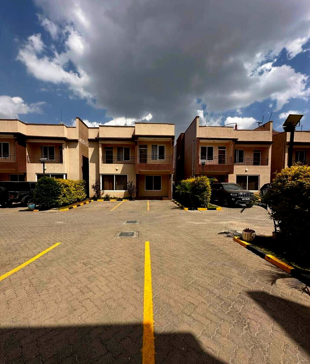 4BR Rooftop Terrace Townhouse with Walk-in Closet - Syokimau