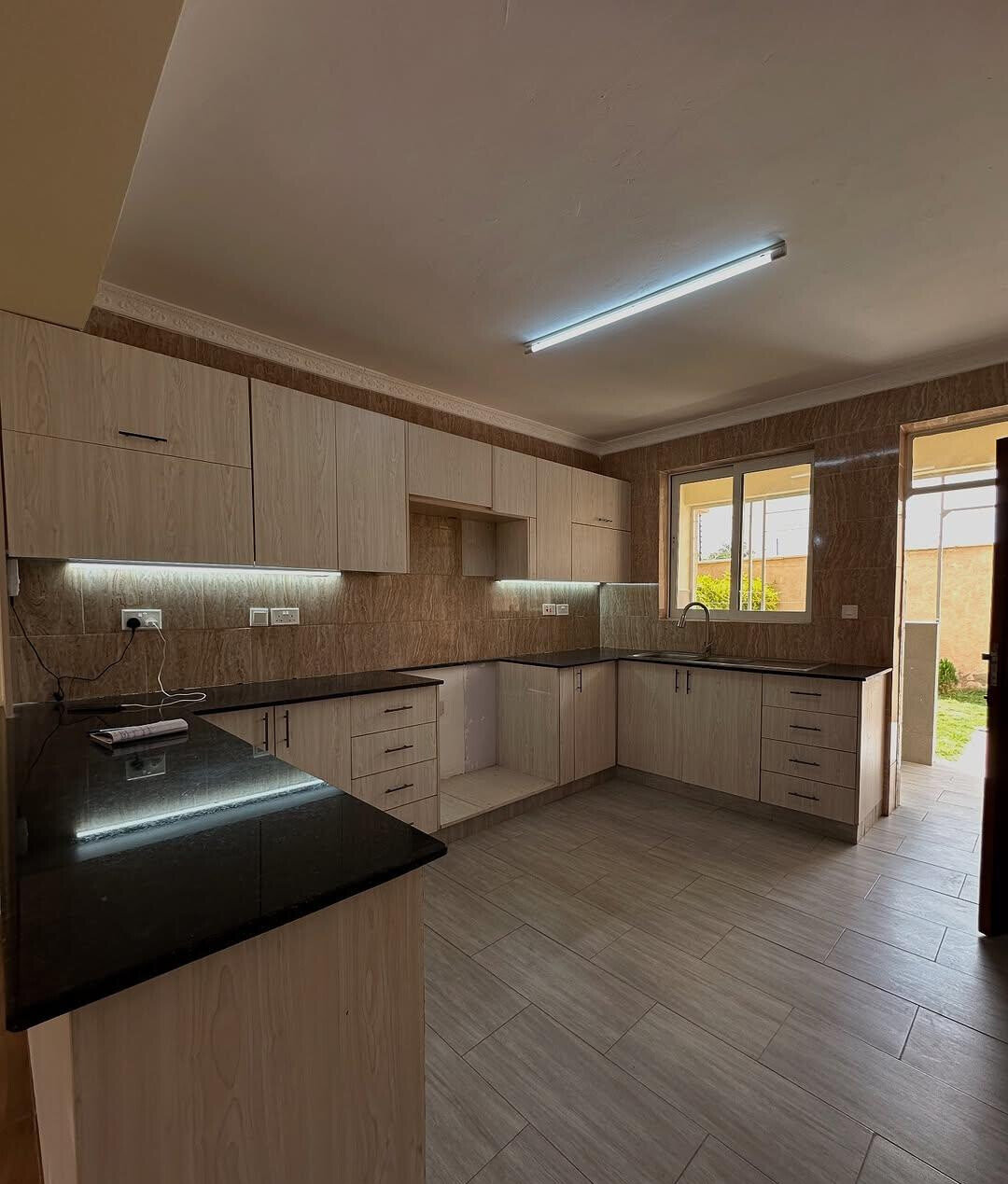4BR Rooftop Terrace Townhouse with Walk-in Closet - Syokimau