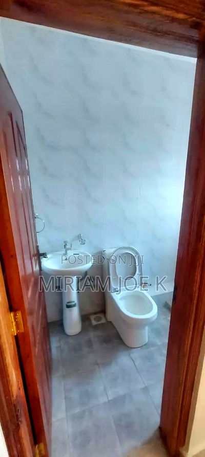 3bdrm Bungalow in Malaba, Witethie for sale - Image 4